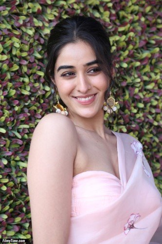 Sakshi-Vaidya-pics-39