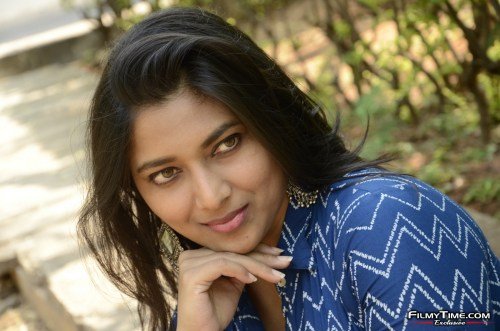 Anchor-Sneha-10