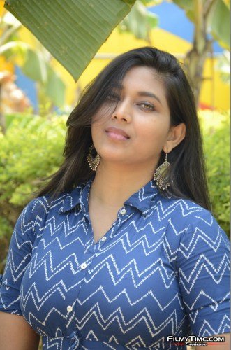Anchor-Sneha-2