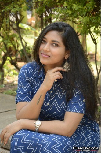 Anchor-Sneha-6