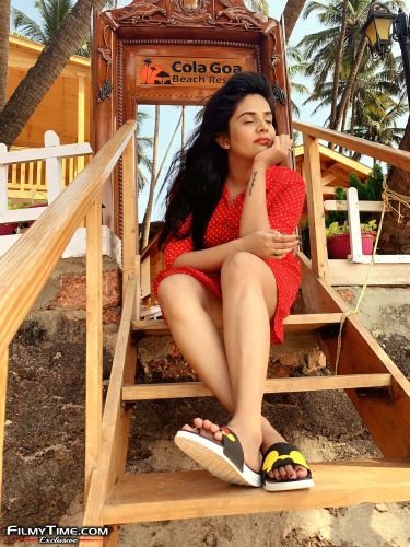 sree-mukhi-goa-hd12