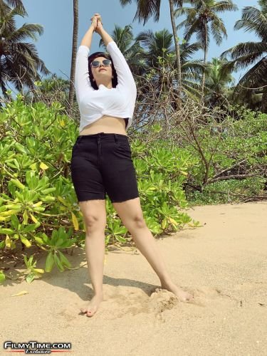 sree-mukhi-goa-hd7