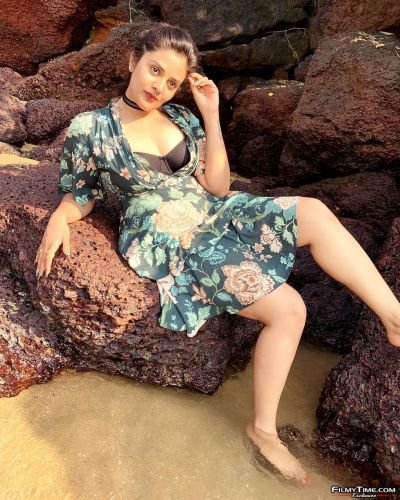 sreemukhi-goa-photos1