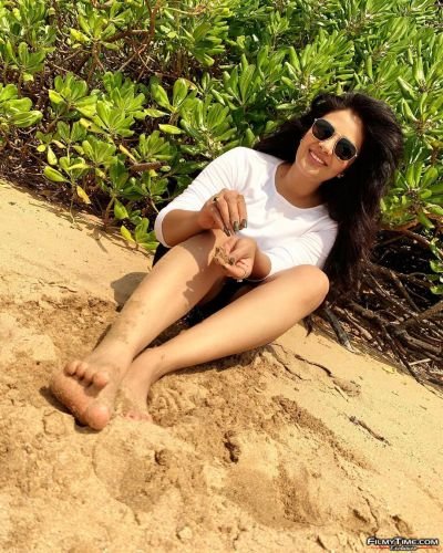 sreemukhi-goa-photos20