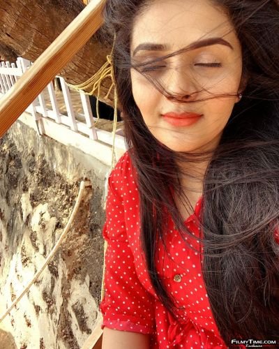 sreemukhi-goa-photos31