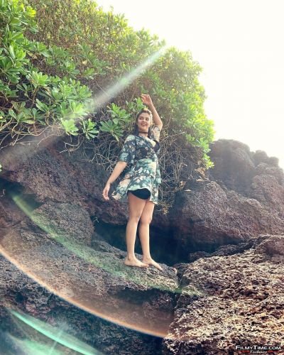 sreemukhi-goa-photos7