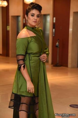 Sreemukhi-latest-photos-10_wm