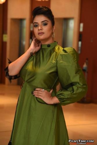 Sreemukhi-latest-photos-1_wm