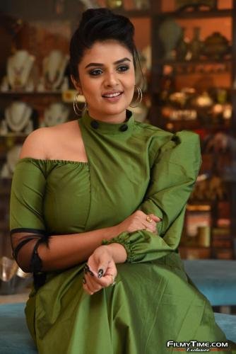 Sreemukhi-latest-photos-23_wm