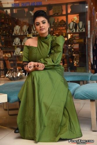 Sreemukhi-latest-photos-24_wm