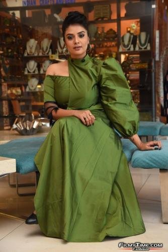 Sreemukhi-latest-photos-25_wm