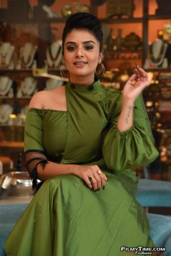 Sreemukhi-latest-photos-27_wm