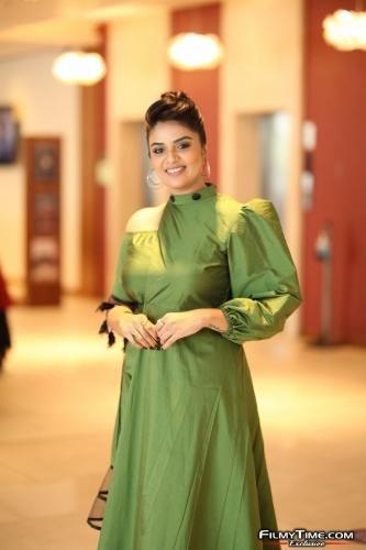 Sreemukhi-latest-photos-37_wm