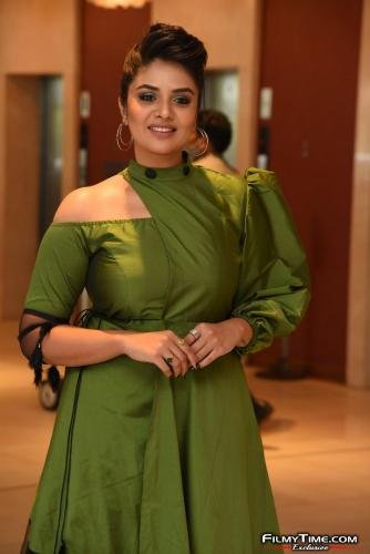 Sreemukhi-latest-photos-3_wm