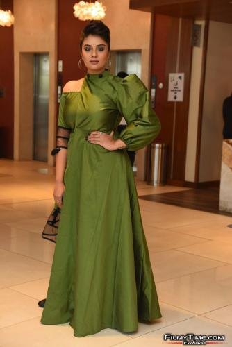 Sreemukhi-latest-photos-5_wm
