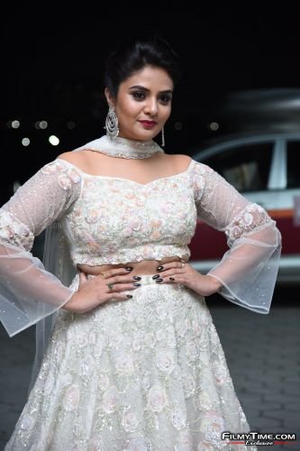 Sreemukhi-Check-Pre-Release-10