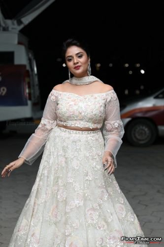Sreemukhi-Check-Pre-Release-18
