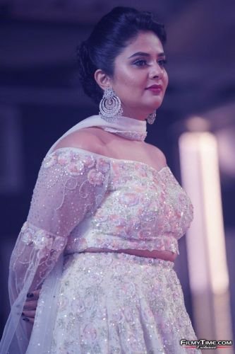 Sreemukhi-Check-Pre-Release-2