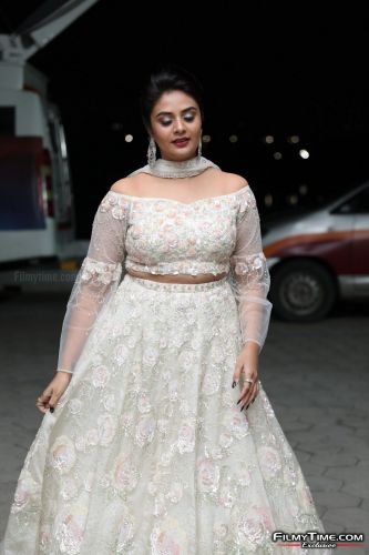 Sreemukhi-Check-Pre-Release-20