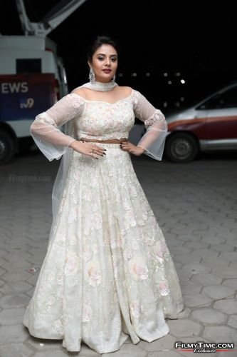 Sreemukhi-Check-Pre-Release-22