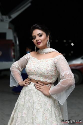 Sreemukhi-Check-Pre-Release-23