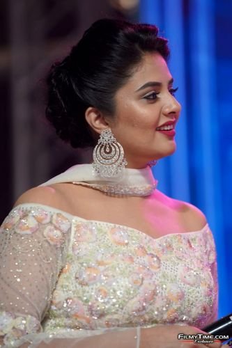 Sreemukhi-Check-Pre-Release-3