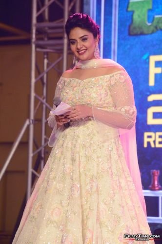 Sreemukhi-Check-Pre-Release-39