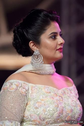 Sreemukhi-Check-Pre-Release-5