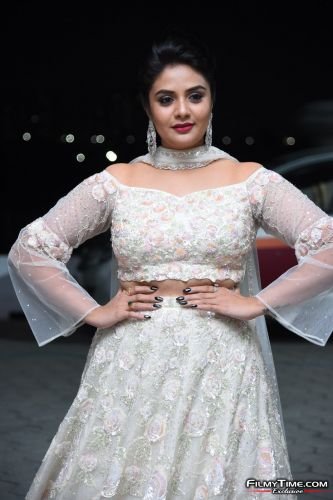 Sreemukhi-Check-Pre-Release-9