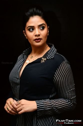 sreemukhi-pushpa-event-10