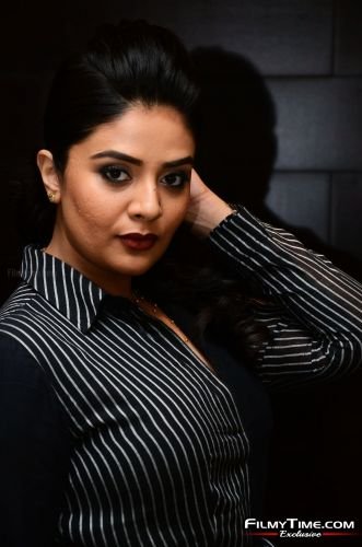 sreemukhi-pushpa-event-15