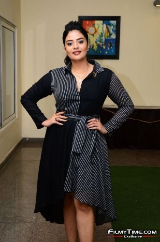 sreemukhi-pushpa-event-20