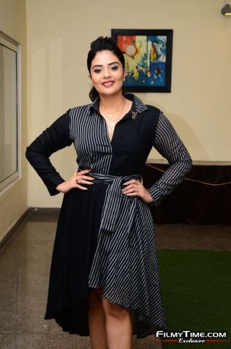 sreemukhi-pushpa-event-21