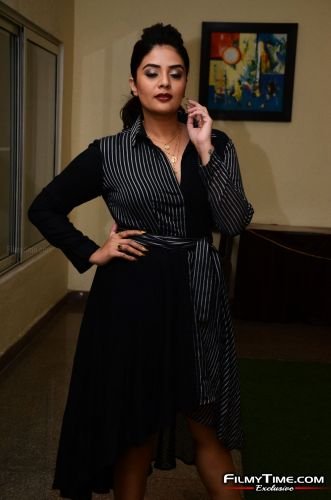 sreemukhi-pushpa-event-31