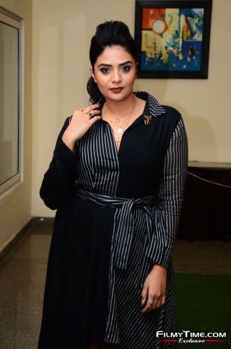 sreemukhi-pushpa-event-33