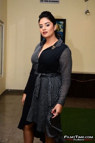 sreemukhi-pushpa-event-36