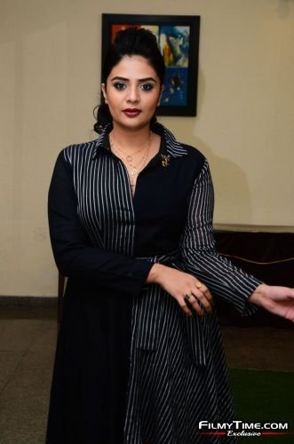 sreemukhi-pushpa-event-47