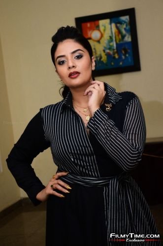 sreemukhi-pushpa-event-57