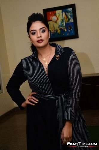 sreemukhi-pushpa-event-59