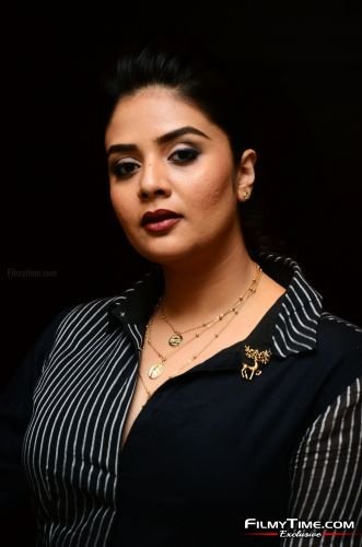 sreemukhi-pushpa-event-6