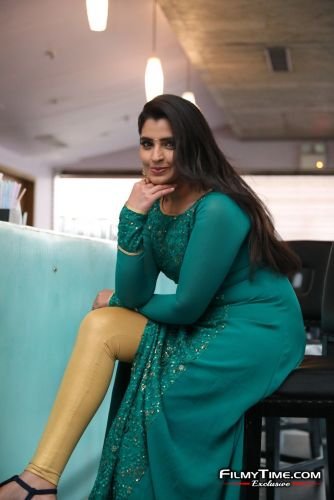 Anchor-Syamala-photos-new-40