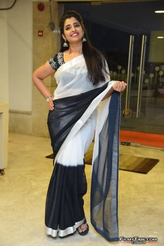 syamala-photos-akshara-prerelease-13