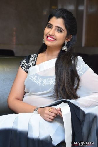 syamala-photos-akshara-prerelease-38
