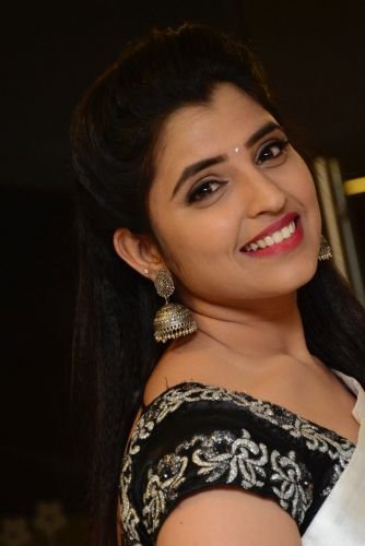 syamala-photos-akshara-prerelease-55