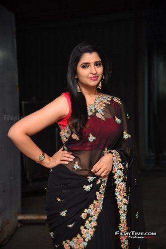 Anchro-Syamala-new-pics-5