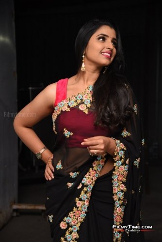 Anchro-Syamala-new-pics-55