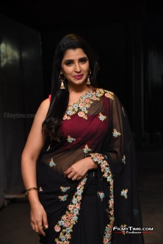 Anchro-Syamala-new-pics-7