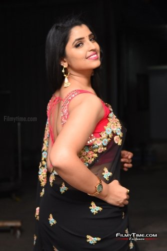 Anchro-Syamala-new-pics-91