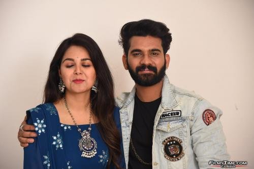 Telugu-abbayi-gujarat-ammayi-launch-12
