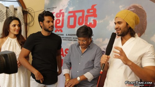 clicks-from-the-teaser-launch-event-of-gully-rowdy-1